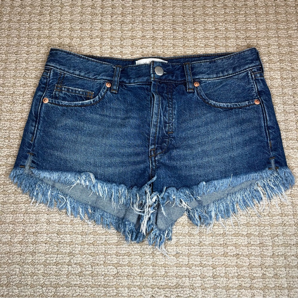 GUC Free People Loving Good Vibrations Cutoffs